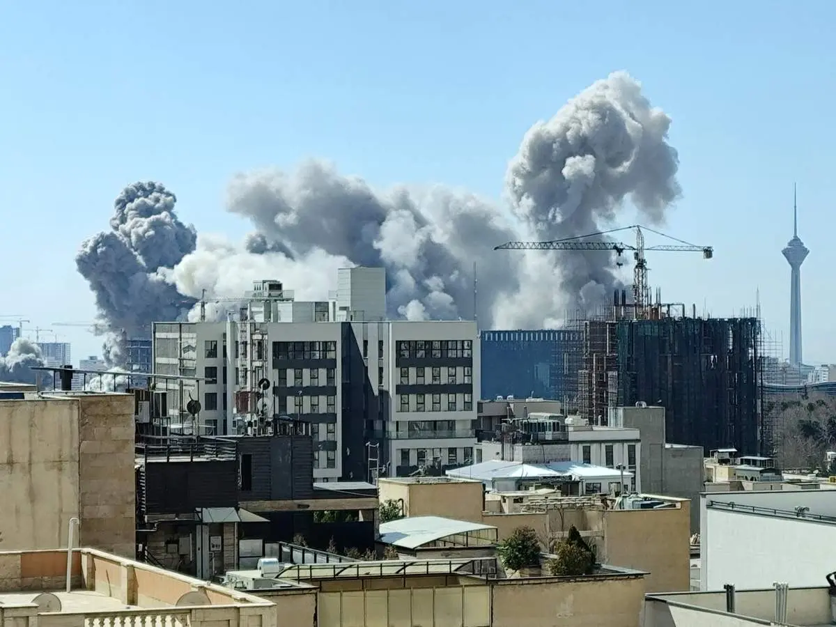 امشب این  ۸ نقطه از تهران بمباران شد/ شهادت شهروند تهرانی