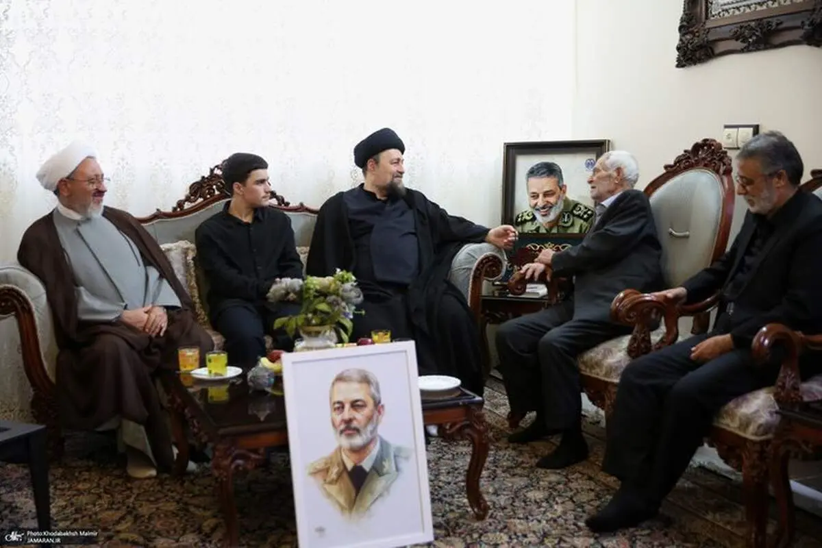 حضور سیدحسن خمینی در منزل سرلشکر شهید سید عبدالرحیم موسوی
