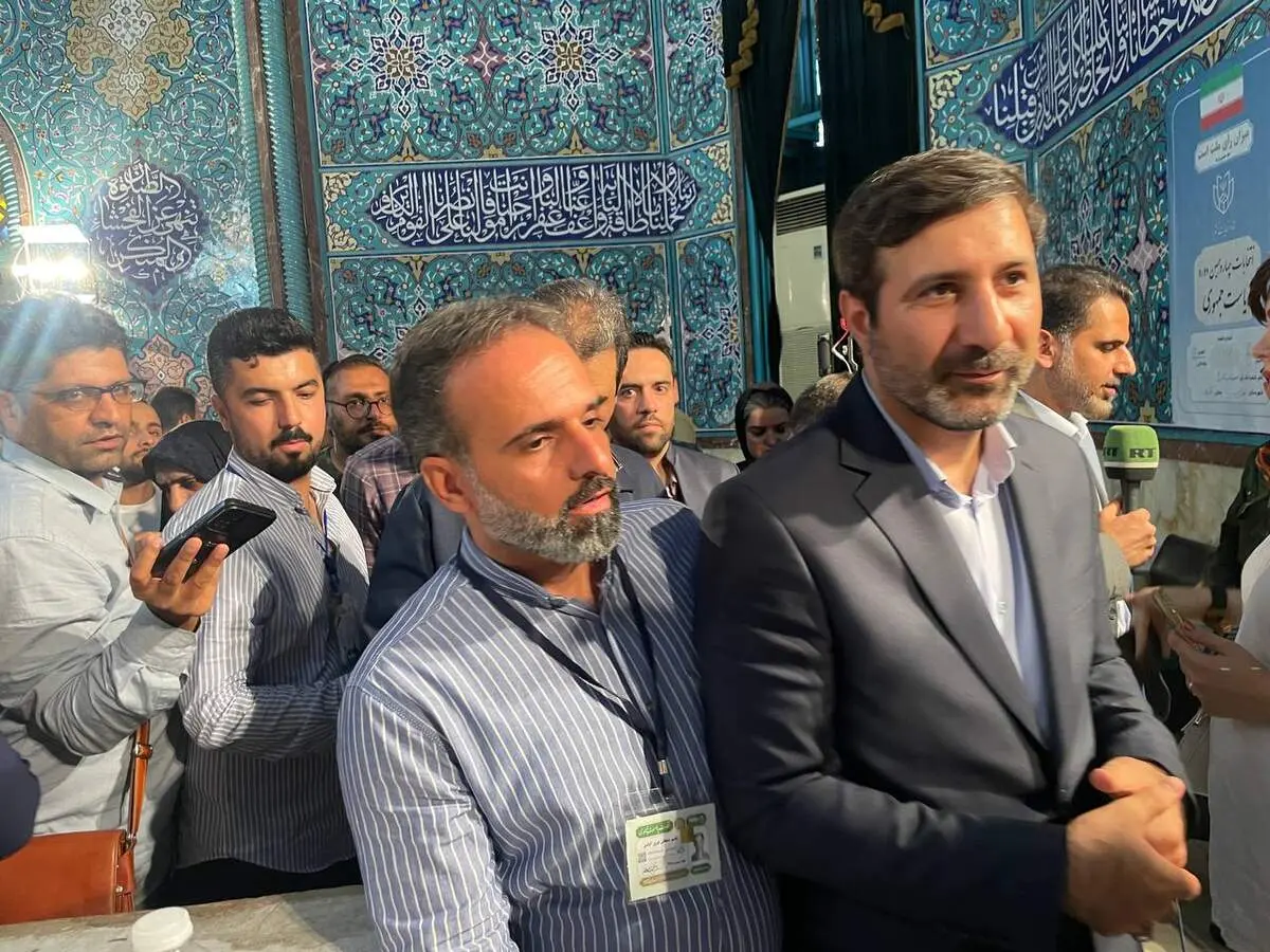 طحان نظیف به حسینیه ارشاد رفت 