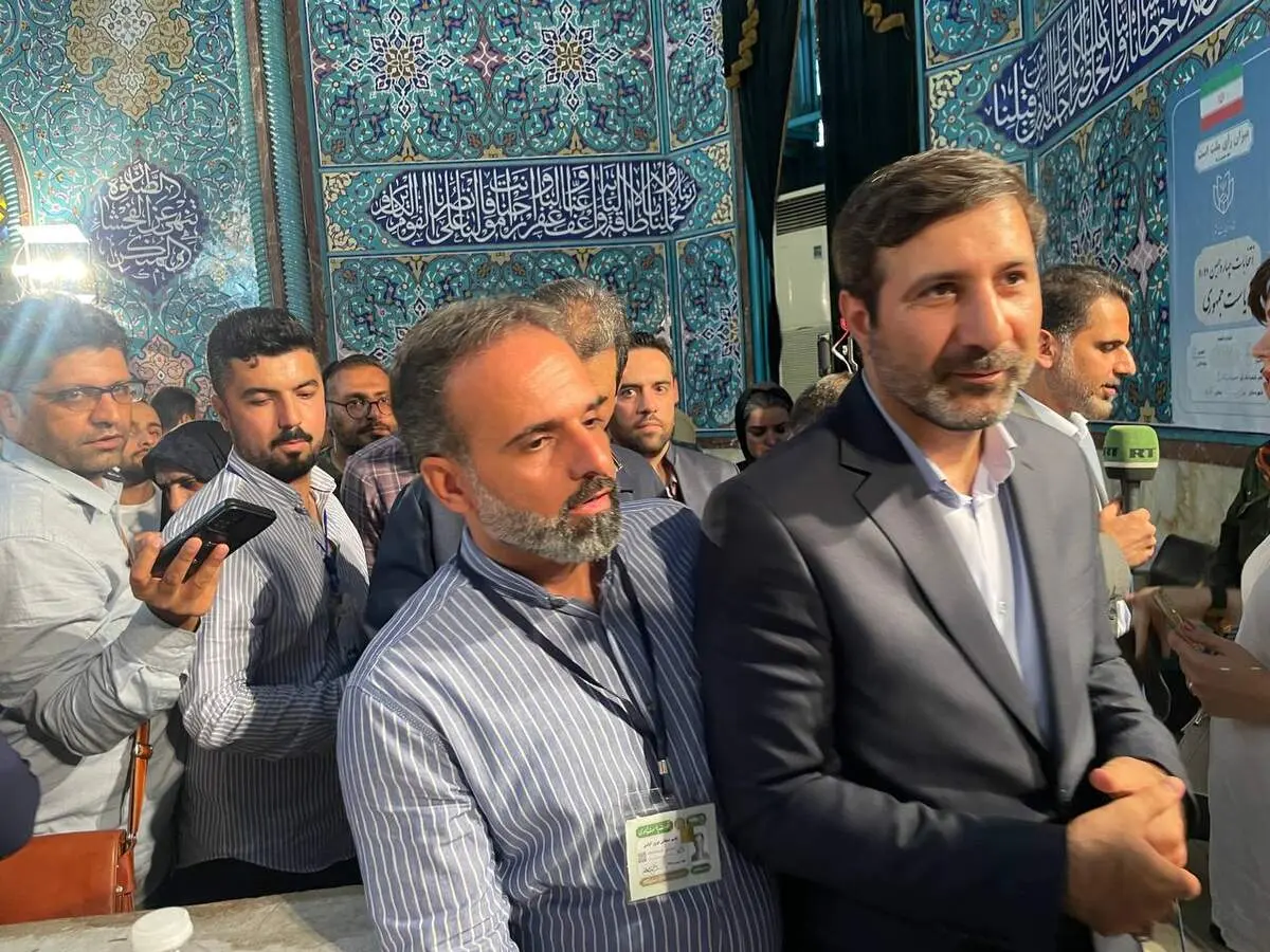 طحان نظیف به حسینیه ارشاد رفت 