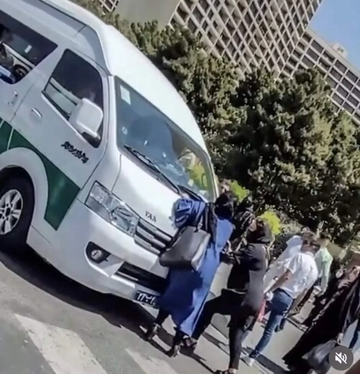 گشت ارشاد فعال شد تا ضعف ها فراموش شود؟ 