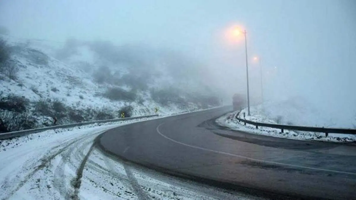 بارش شدید برف در شب بازگشایی مدارس این مناطق کشور را غافلگیر کرد/ ببینید