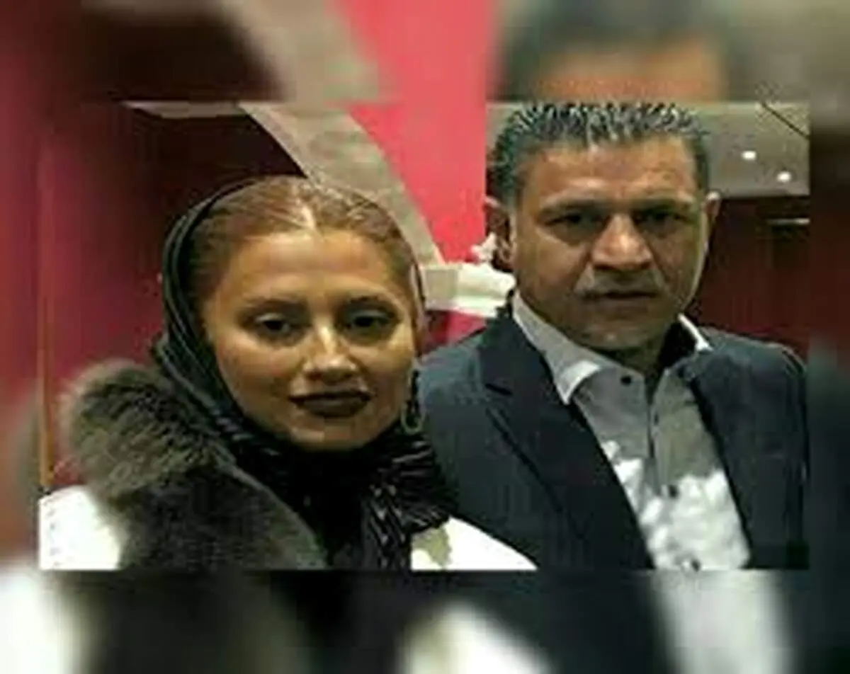 علی دایی با همسرش مونا فرخ آذری در کنسرت خواننده محبوب/ فیلم