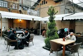 خلاقیت کافه دار شیرازی برای جذب مشتری/ عکس