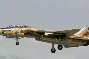 سقوط یک جنگنده در اصفهان/ فرود خلبانان با چتر نجات