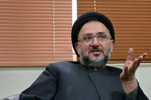 دکتر روحانی و ناطق نوری را به عنوان امامان جمعه تهران منصوب کنید 