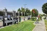 تجمع موافقان حجاب مقابل مجلس| شعارهای تند و عجیب معترضین + ببینید 