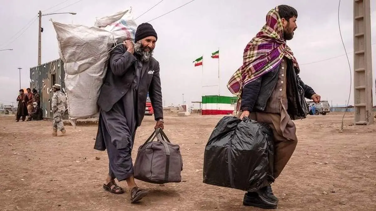 اقامت ایران فقط با سپرده صد میلیونی و اقساط ۲۰ ماهه! + تصویر صف عجیب را ببینید