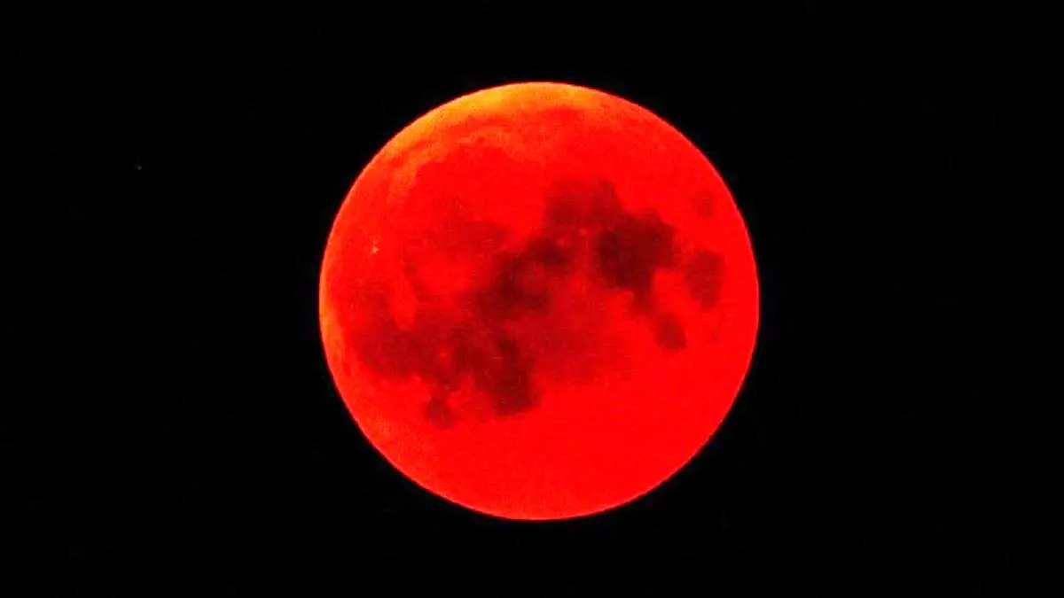 امشب ساعت ۲۱:۴۱ بهترین زمان مشاهده ماه گرفتگی است
