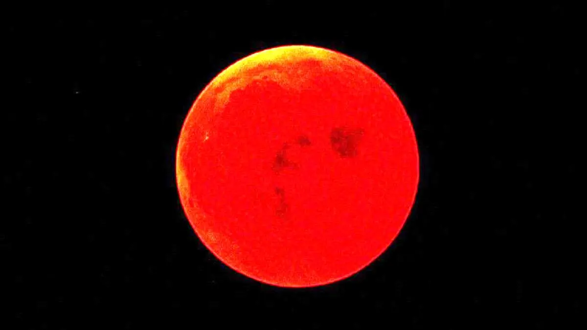 امشب ساعت ۲۱:۴۱ بهترین زمان مشاهده ماه گرفتگی است