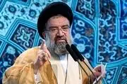 ادعای خطیب نماز جمعه در مورد انداختن مخالفان شاه به قفس شیر واقعیت دارد؟