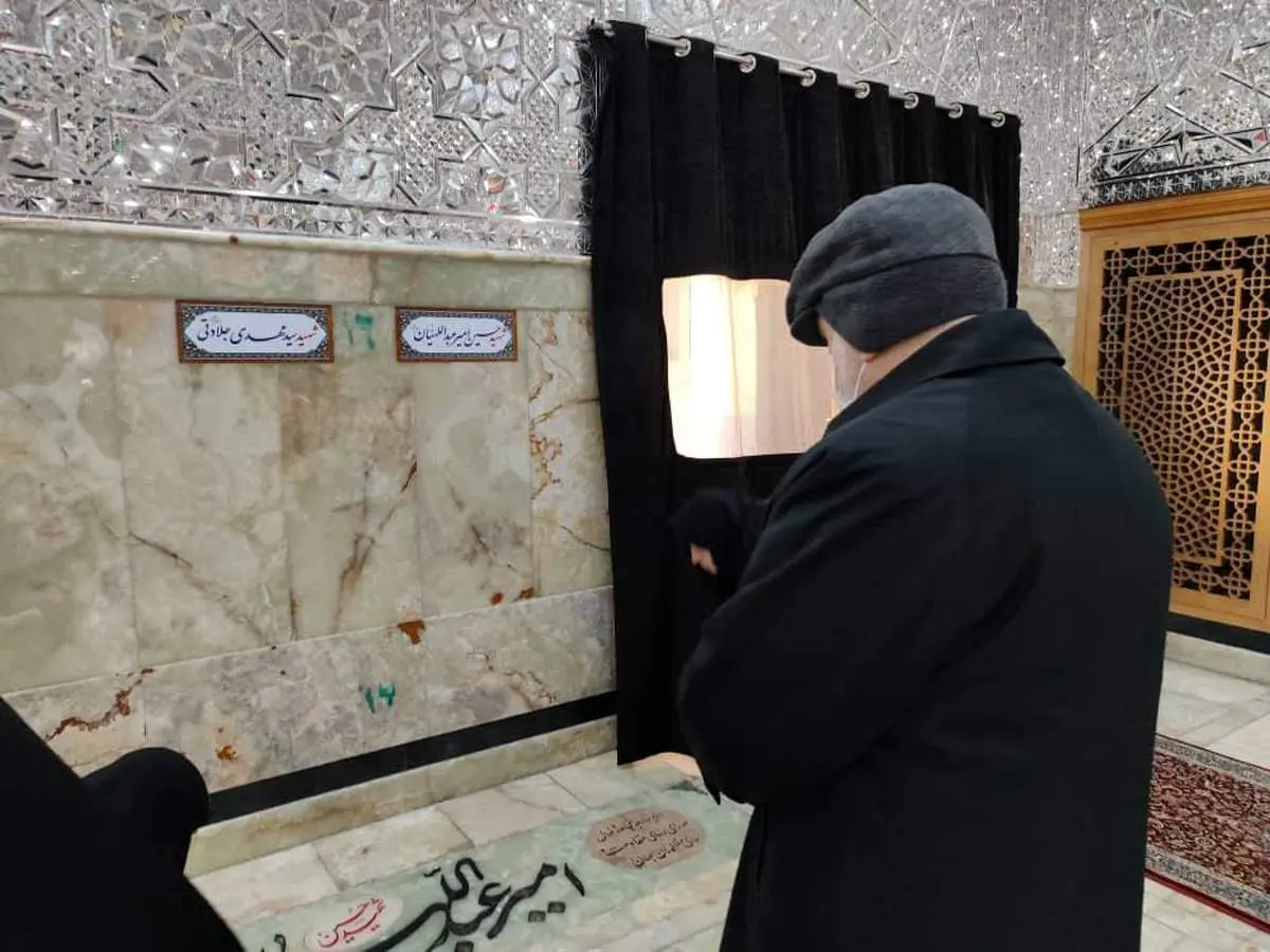 ظریف بر سر مزار حسین امیرعبداللهیان رفت