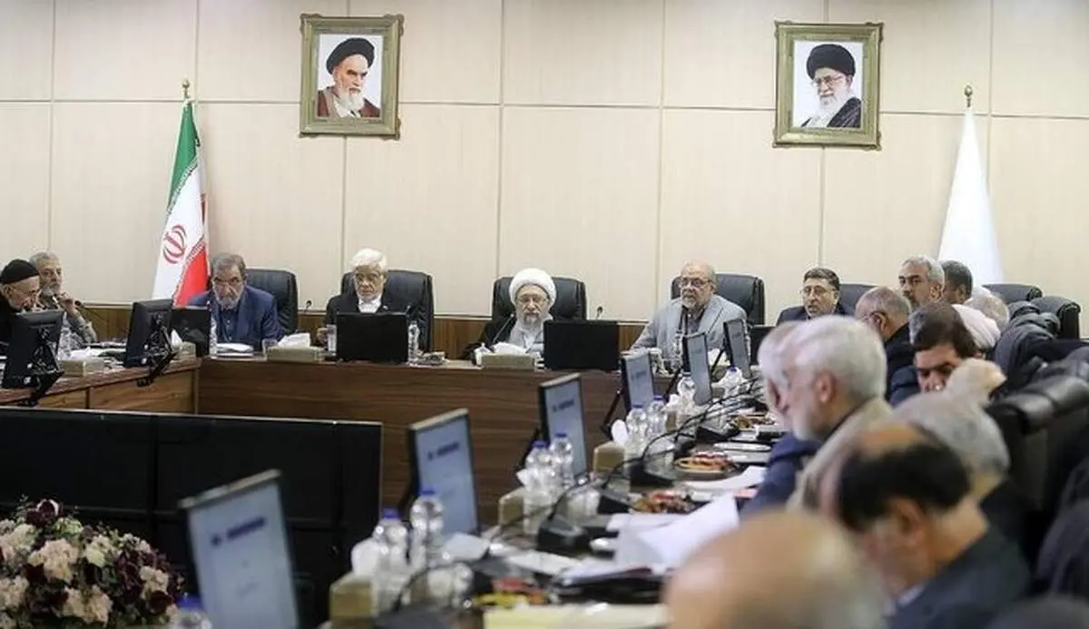 آملی لاریجانی: باید با تمهیداتی مانع بروز فشار به معیشت مردم شد