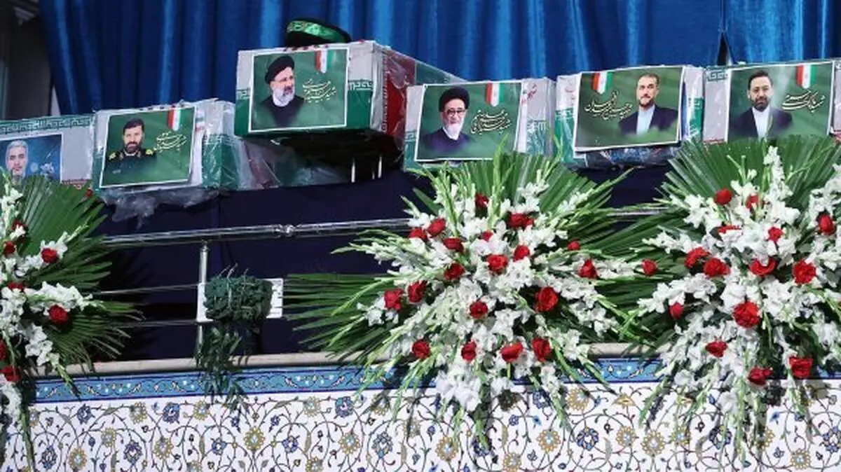  همسر و دختران شهید ابراهیم رئیسی در مراسم چهلم/ عکس