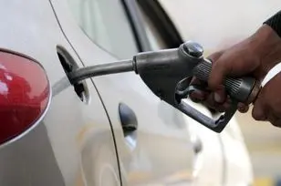 ۵ گروهی که باید بنزین ۵۰۰۰ تومانی بزنند