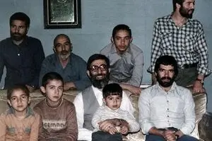 بزرگترین و کوچک‌ترین فرزند رهبر شهید انقلاب چه کسانی هست؟