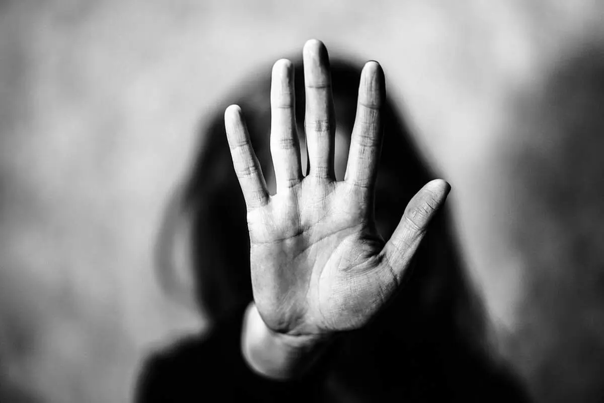 دلیل شوکه کننده این مرد برای خفه کردن همسرش