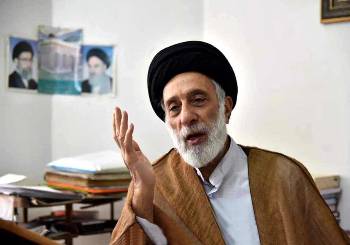 واکنش تند هادی خامنه‌ای: باید به برخی گفت مگر الگوی شما رژیم شاه و غرب است؟