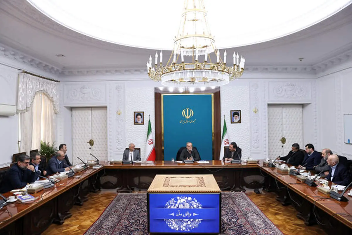 پزشکیان: رفع مشکل نقدینگی صنایع و تولیدی‌ها در دستور کار است