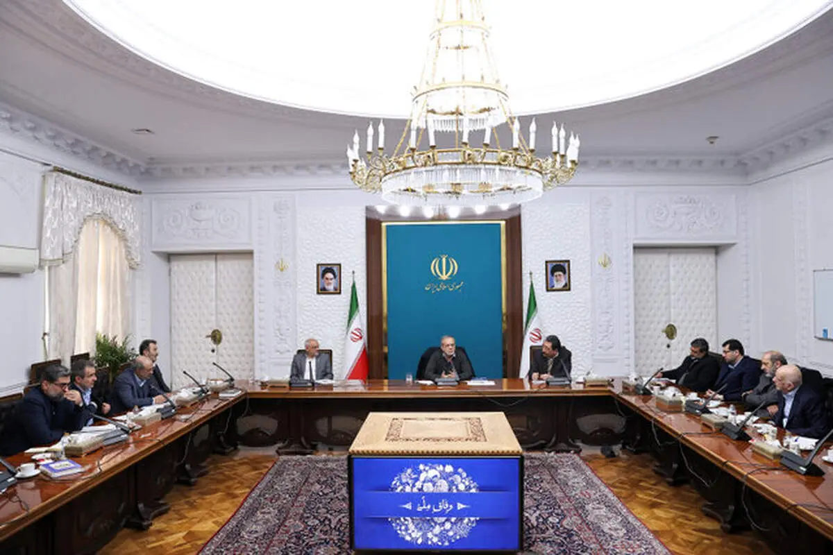 پزشکیان: رفع مشکل نقدینگی صنایع و تولیدی‌ها در دستور کار است