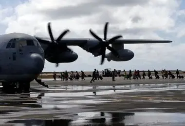 هواپیمای نظامی آمریکا دچار سانحه شد 