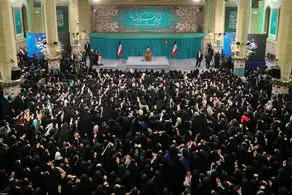 رهبر انقلاب: زن، کارگزار خانه نیست، مدیر است/ حق مهم و بزرگ زن در خانه «نفی هر گونه خشونت علیه او» است 