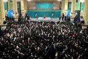 رهبر انقلاب: زن، کارگزار خانه نیست، مدیر است/ حق مهم و بزرگ زن در خانه «نفی هر گونه خشونت علیه او» است 