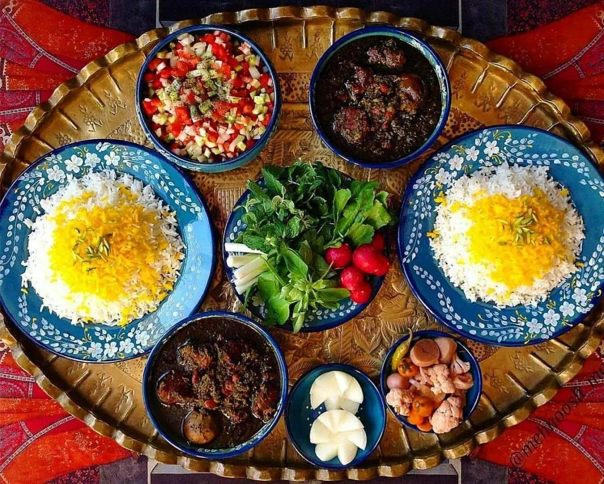 چگونه قورمه سبزی را لعاب بیاندازیم؟