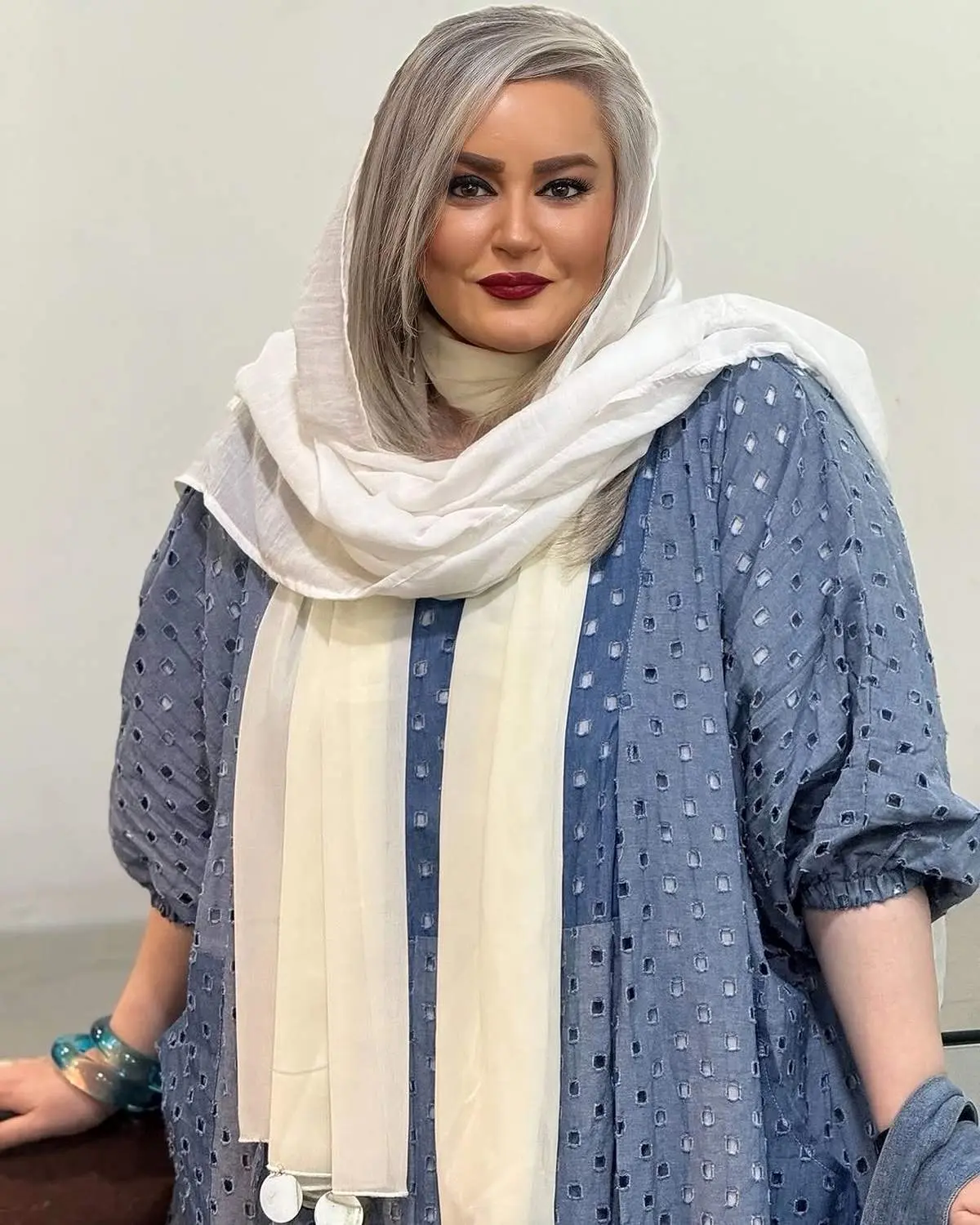سر به سر گذاشتن نعیمه نظام دوست با جواد خیابانی را ببینید/ فیلم