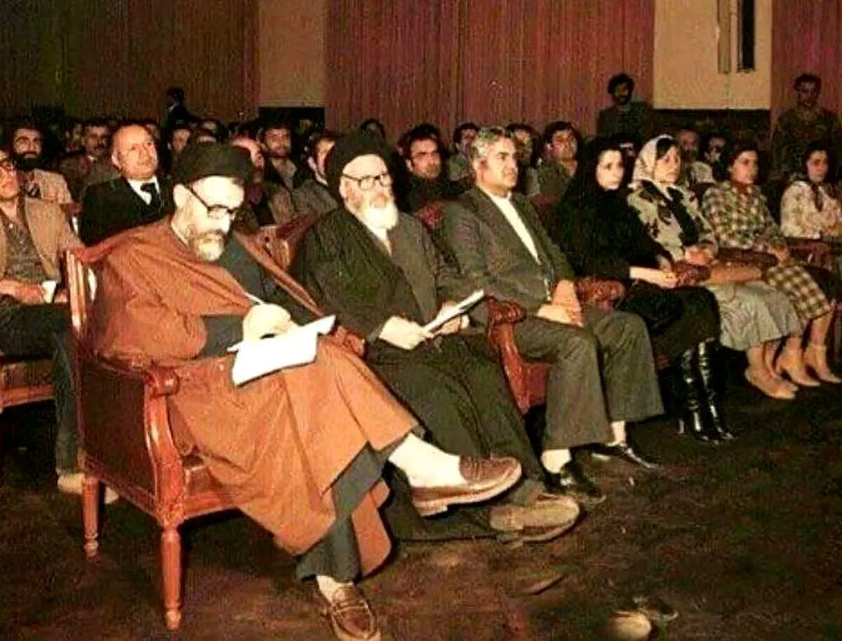 عکسی از زنان بی حجاب در جلسه سران قوا درز کرد+ببینید