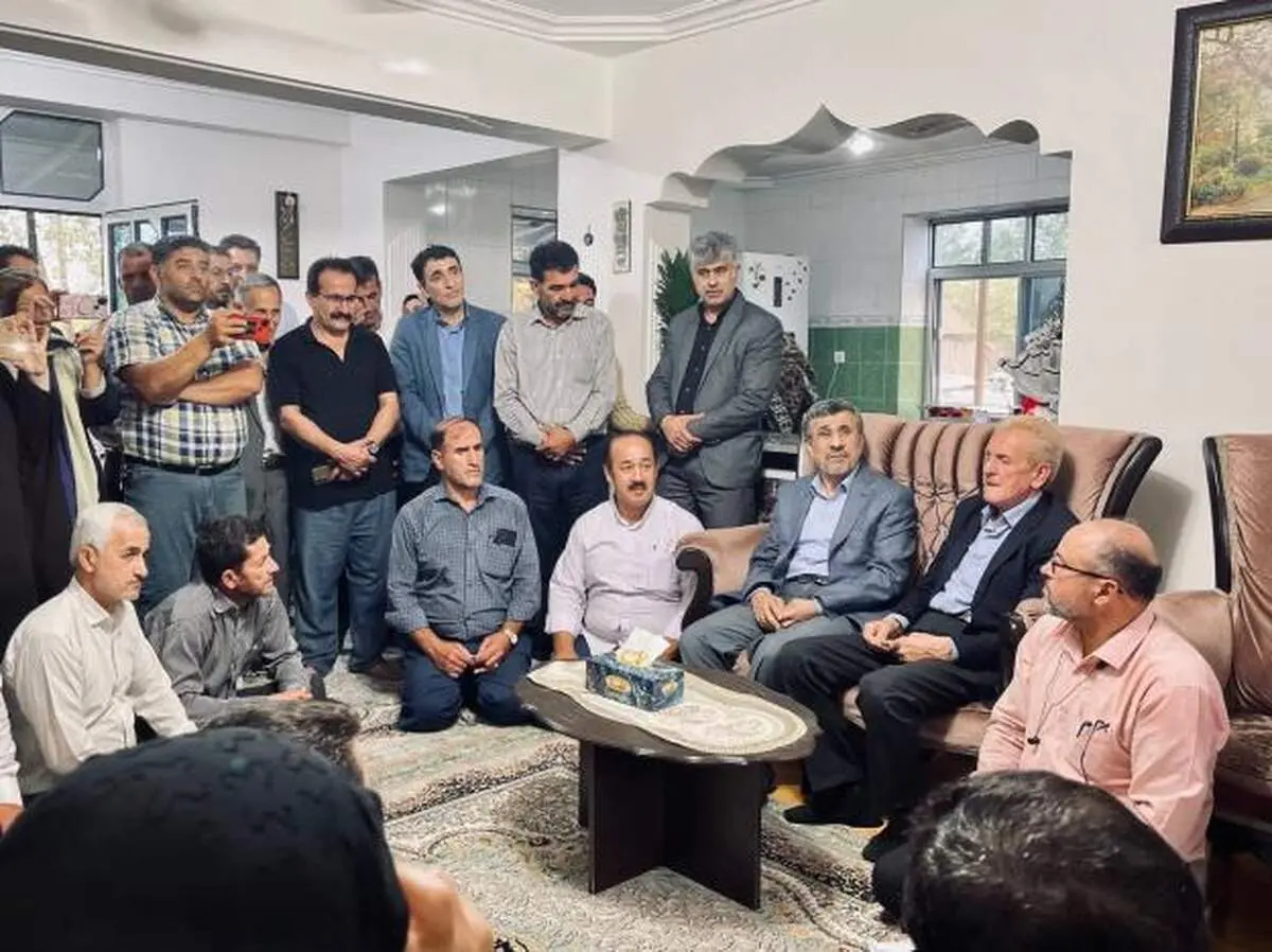بازار داغ سلفی با احمدی نژاد+بدبخت شدیم یک فکری برای ما بکنید