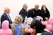 دیدارپزشکیان با جمعی از کودکان بی‌سرپرست و بدسرپرست در مجتمع «خانه دختران ایران»