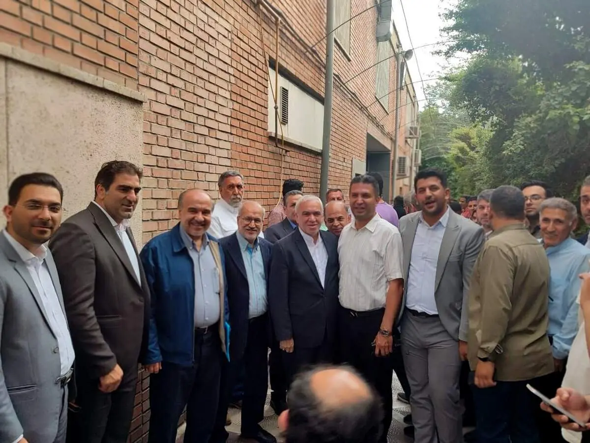 ورزشی ها در همایش حامیان مسعود پزشکیان + ببینید 