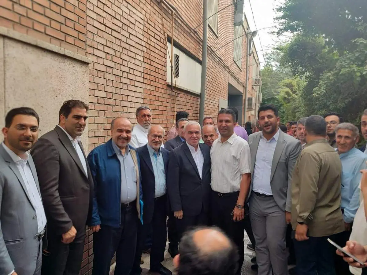 ورزشی ها در همایش حامیان مسعود پزشکیان + ببینید 