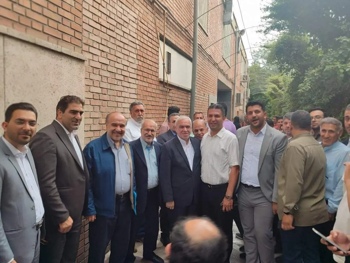 ورزشی ها در همایش حامیان مسعود پزشکیان + ببینید 