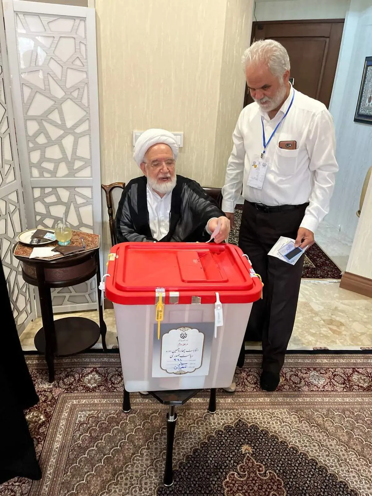 مهدی کروبی در حصر رای داد