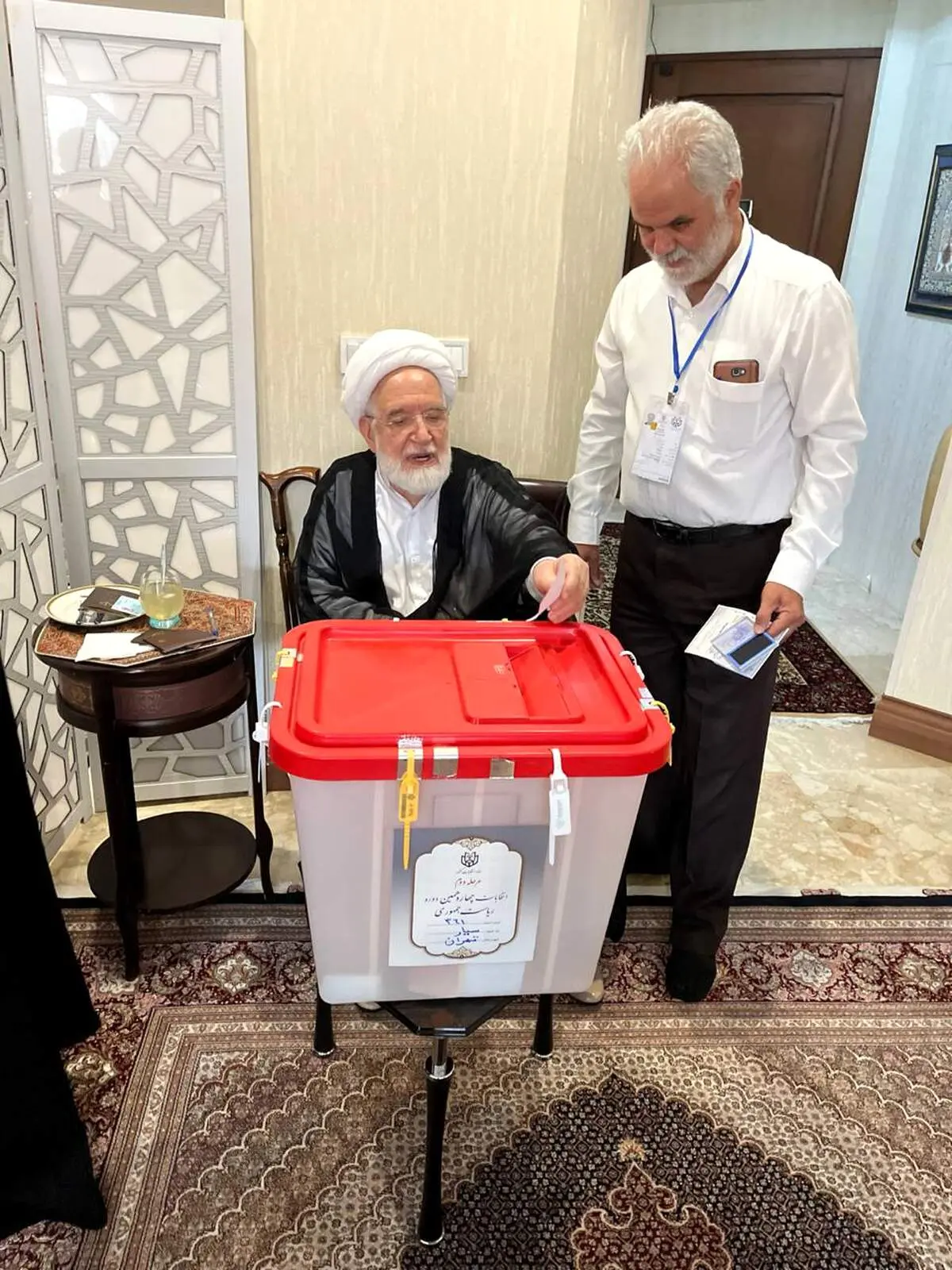 مهدی کروبی در حصر رای داد 