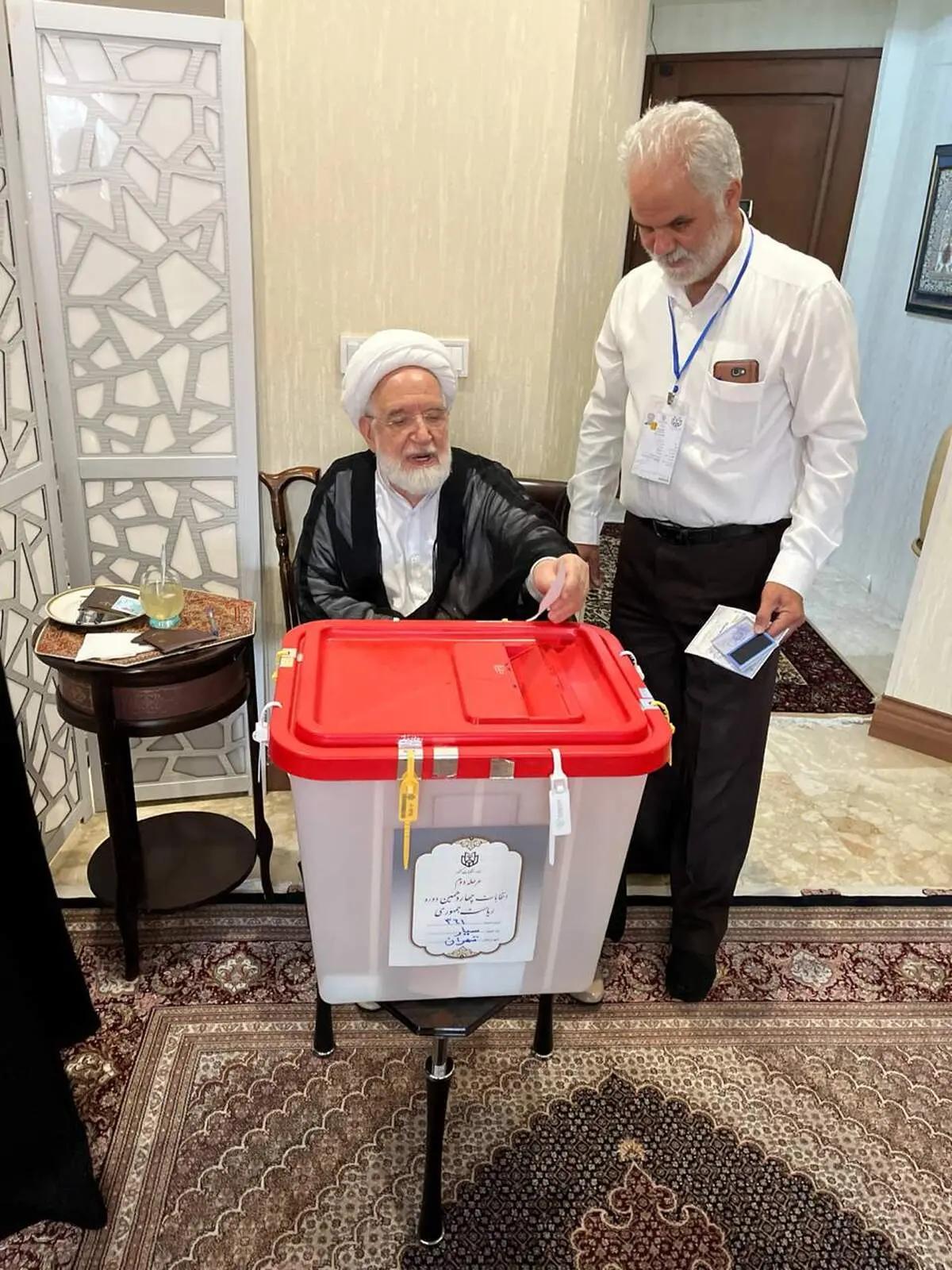 مهدی کروبی در حصر رای داد 