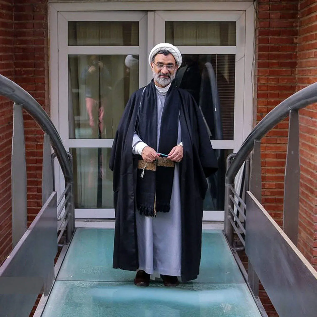 دبیر جدید شورای عالی انقلاب فرهنگی که تا به حال به سینما نرفته کیست؟| او با تیرکمان به پای زنان بیحجاب میزده!