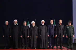  ادای احترام و بغض سران قوا بر پیکرهای مطهر رهبر شهید انقلاب و خانواده شهید ایشان + ببینید 