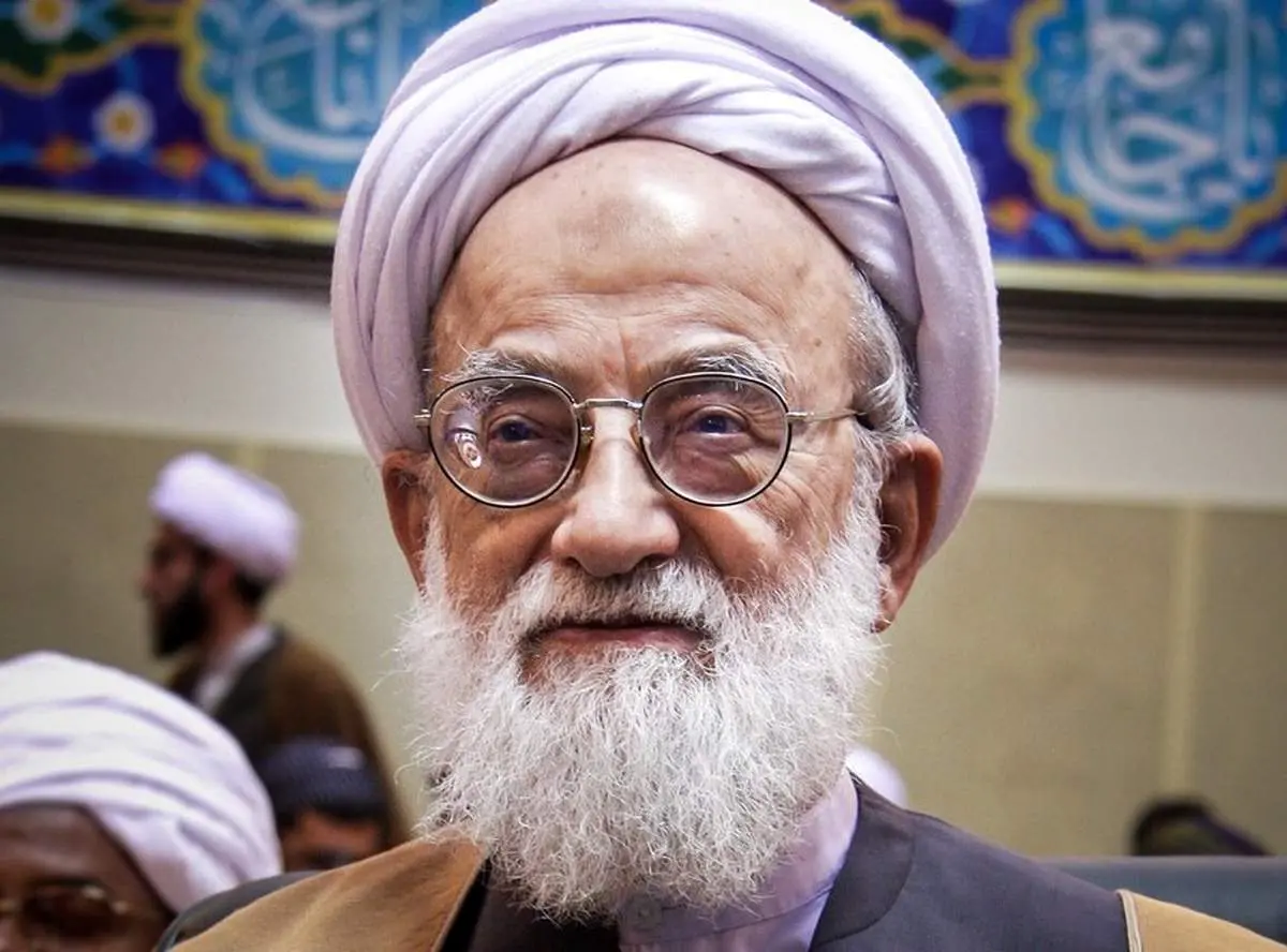 پیکر مرحوم آیتالله امامی کاشانی در خاک آرام گرفت