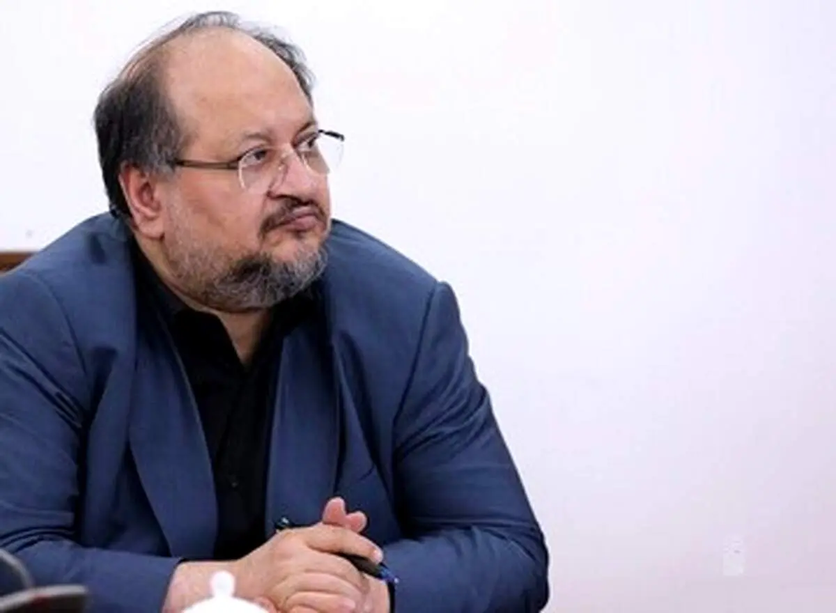 محمد شریعتمداری عزادار شد 