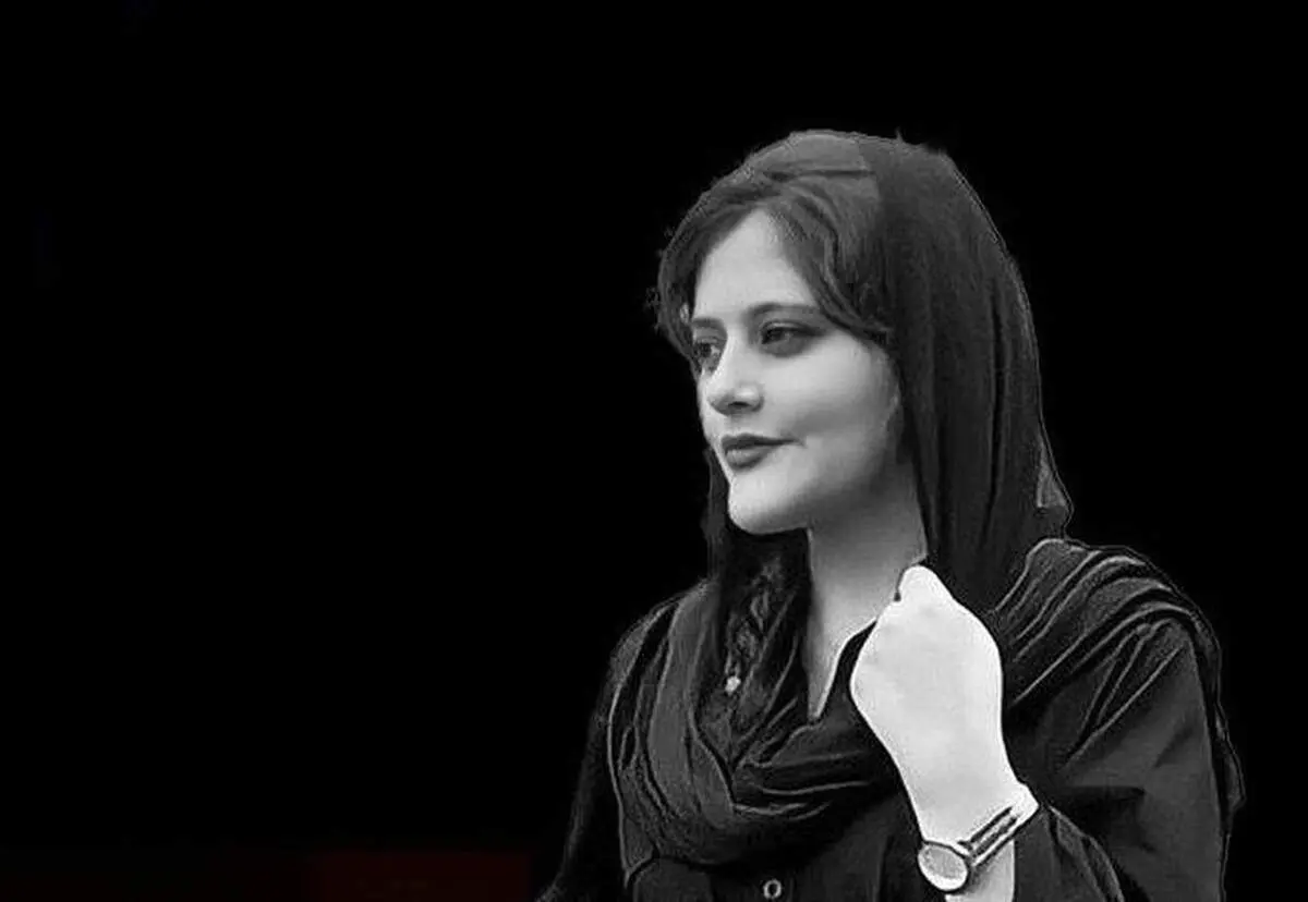 مهسا امینی روی جلد این نشریه رفت+عکس