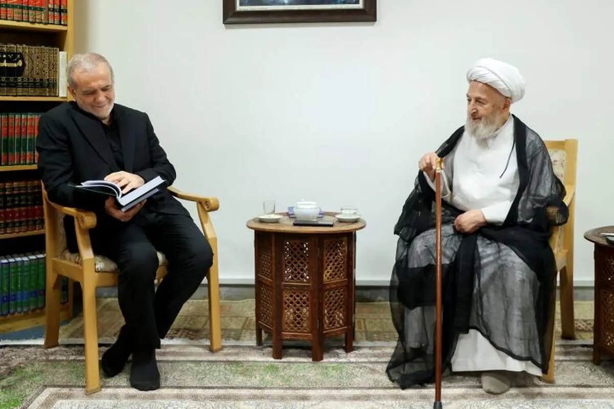 آیت‌الله العظمی سبحانی: مسئولیت‌پذیری دولت در پیگیری مسیر توافق، قابل تقدیر است