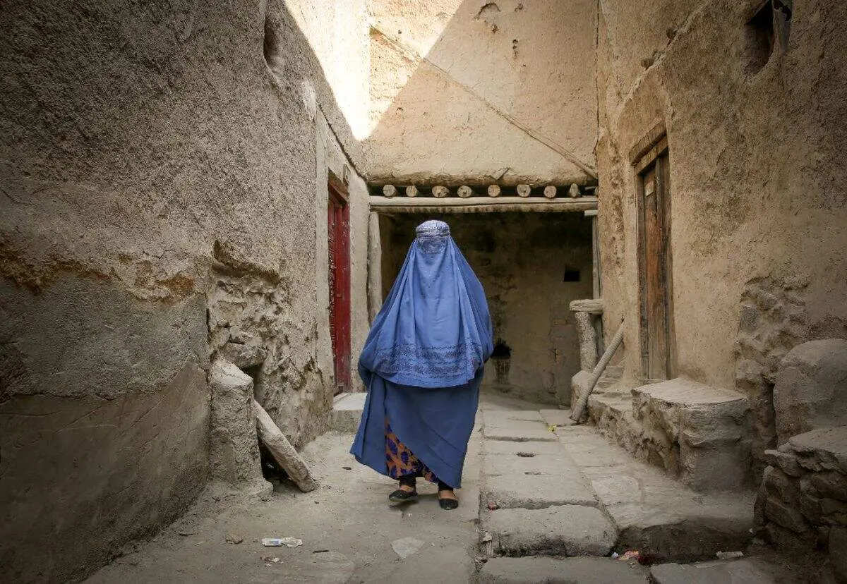 گریه و زاری دردناک یک زن در پی تجاوز گروهی به او