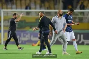مرد هزار چهره در فوتبال ایران/شاعر تابستان یا مربی پرخاشگر پاییز؟