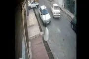 ویدئویی از سرقت عجیب یک لامپ در اسلامشهر وایرال  شد