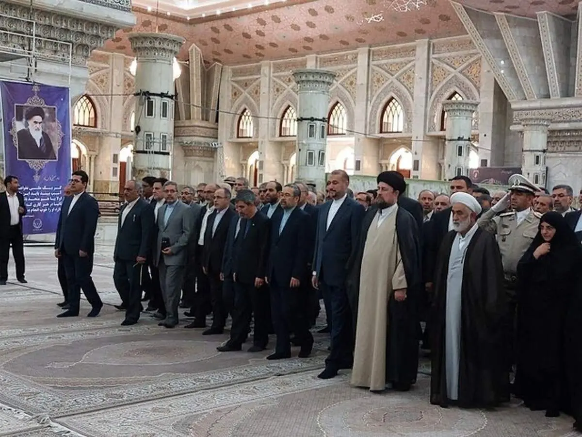 کارمندان وزارت امور خارجه با آرمان های امام تجدید بیعت کردند 