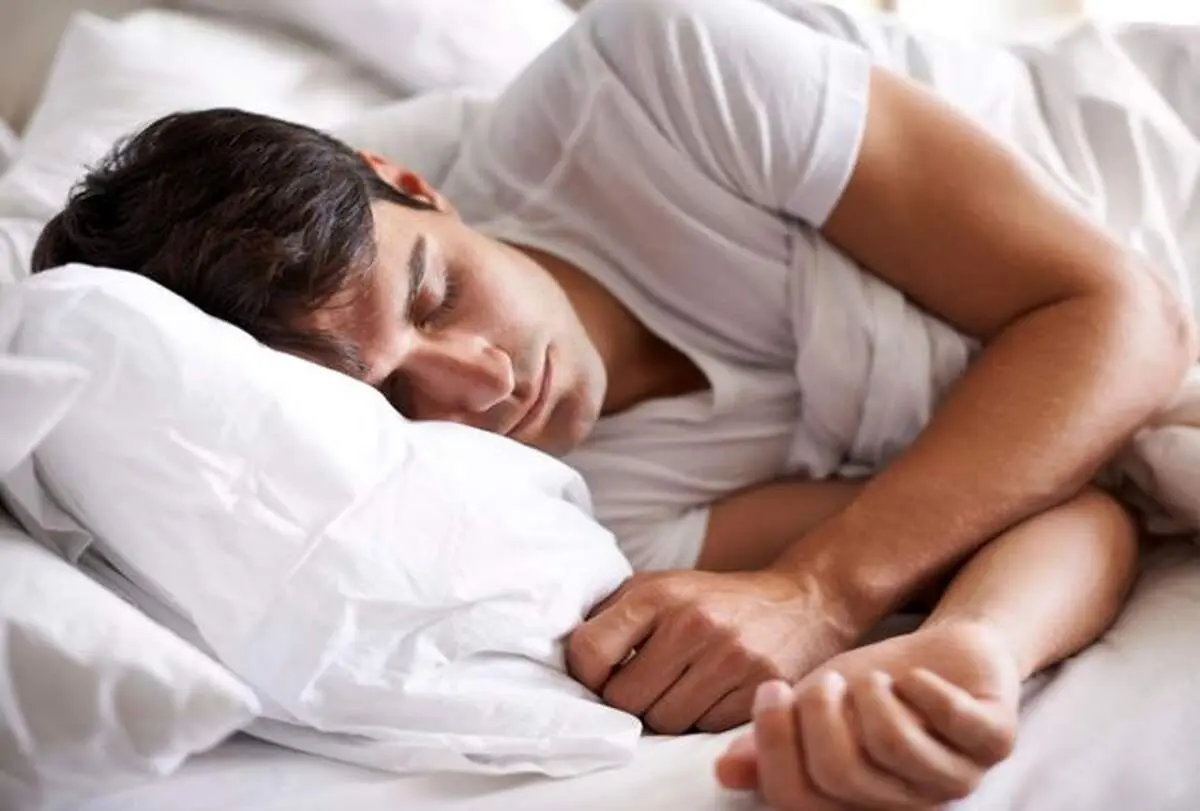 به سمت چپ بخوابیم بهتر است یا راست؟