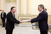 تقدیم استوارنامه سفیر ایران به رئیس جمهور گرجستان